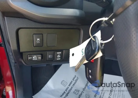 2022 Toyota Tacoma Trd Off Road z USA, uszkodzony, nr VIN 3TMCZ5AN8NM482764